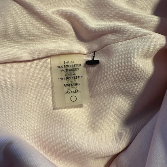 Tommy Hilfiger - Picture 2 of 7